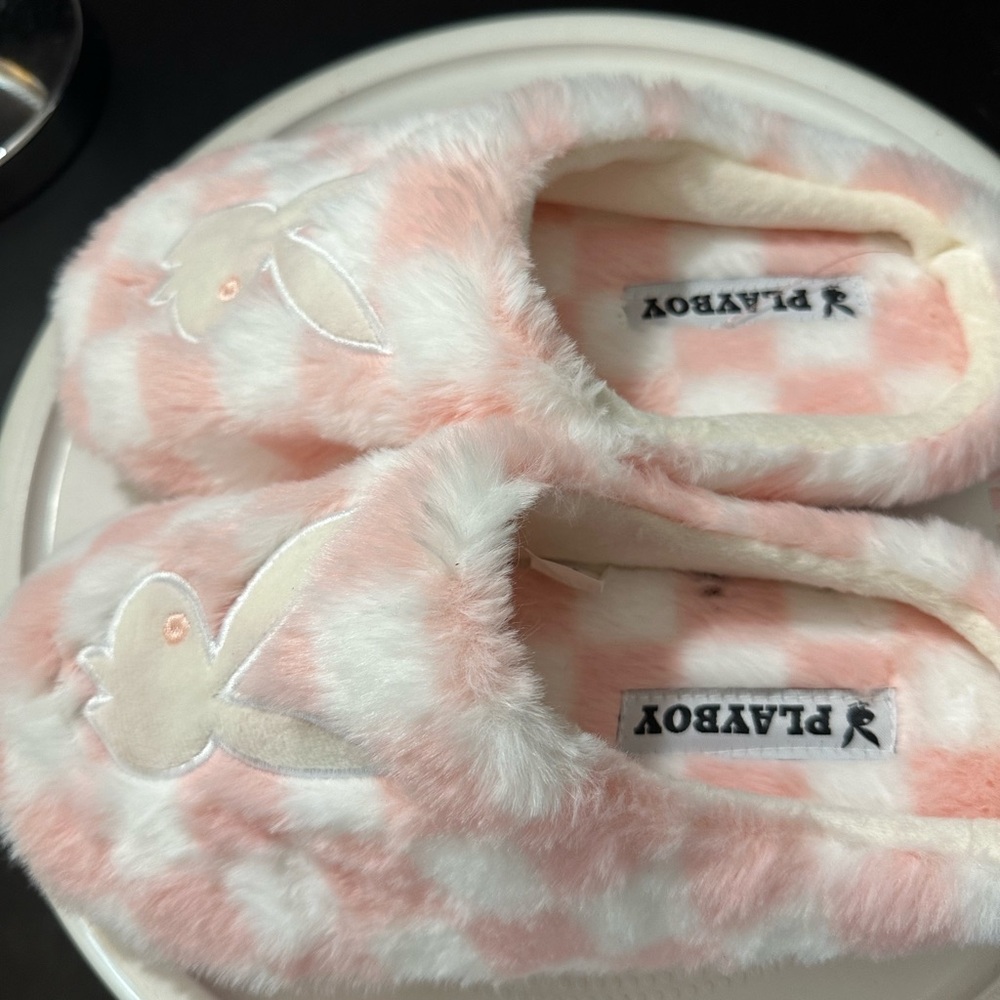 🆕Playboy Slippers - Picture 5 of 14